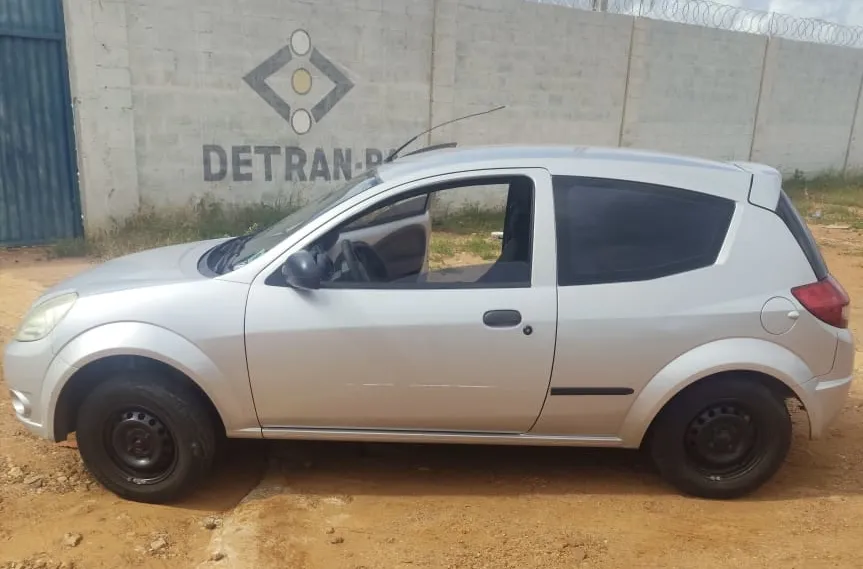 Polícia Rodoviária Estadual apreende automóvel irregular na manhã deste sábado em Brumado