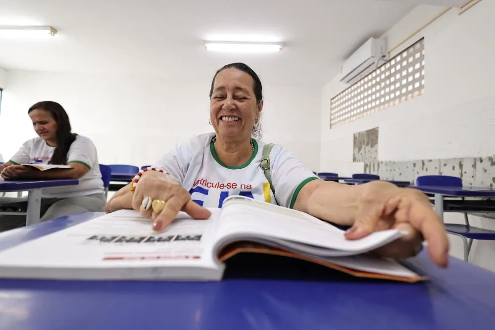Processo seletivo para atuação na alfabetização de jovens, adultos e idosos termina nesta terça-feira (11)