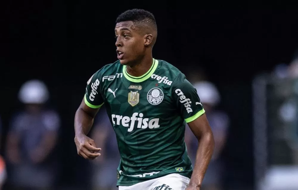 Brumadense Vanderlan comemora título de campeão brasileiro de 2023 pelo Palmeiras