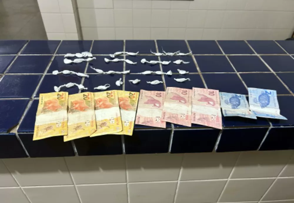 Homem é preso por tráfico de drogas pela PM no mercado municipal de Brumado