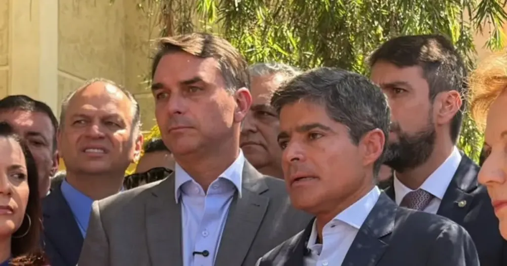 ACM Neto anuncia apoio a Flávio Bolsonaro no segundo turno e promete mobilizar grupo político na Bahia