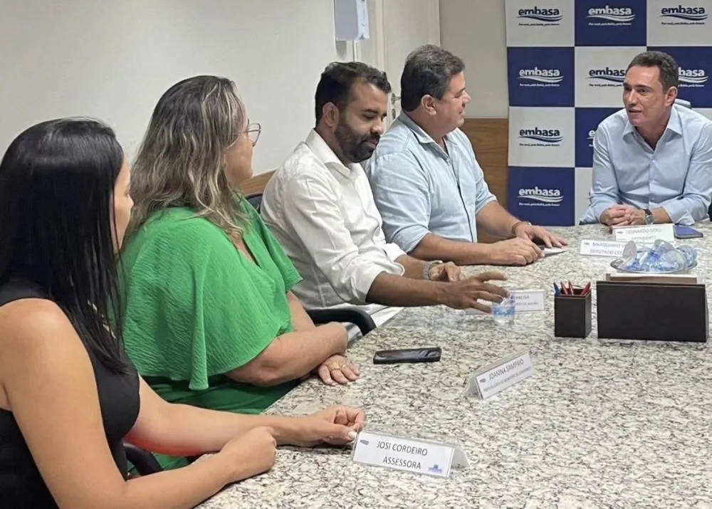 Deputado Marquinho Viana acompanha prefeita eleita de Livramento de Nossa Senhora e prefeito eleito de Abaíra em audiência com o presidente da Embasa