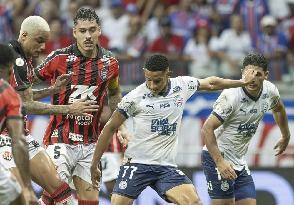 Bahia supera o Vitória no clássico e volta a vencer no Campeonato Brasileiro