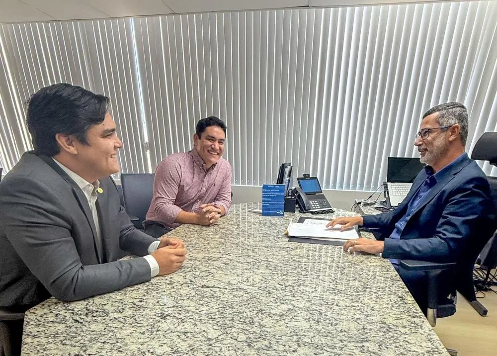 Projeto de esgotamento sanitário de Brumado avança após articulação de Guilherme Bonfim e Vitor Bonfim