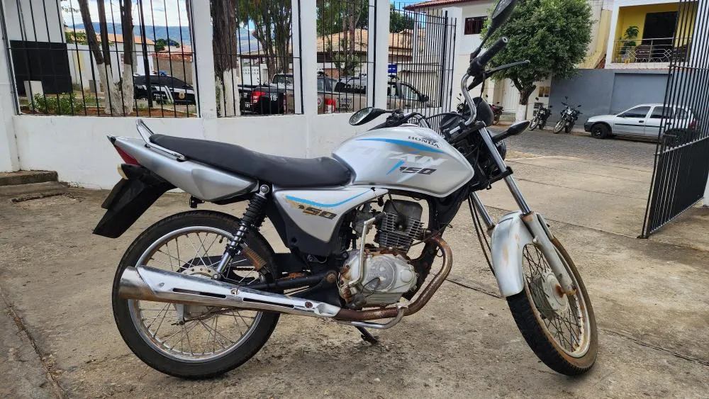 Aracatu: Polícia Rodoviária Estadual apreende motocicleta roubada na BA-262