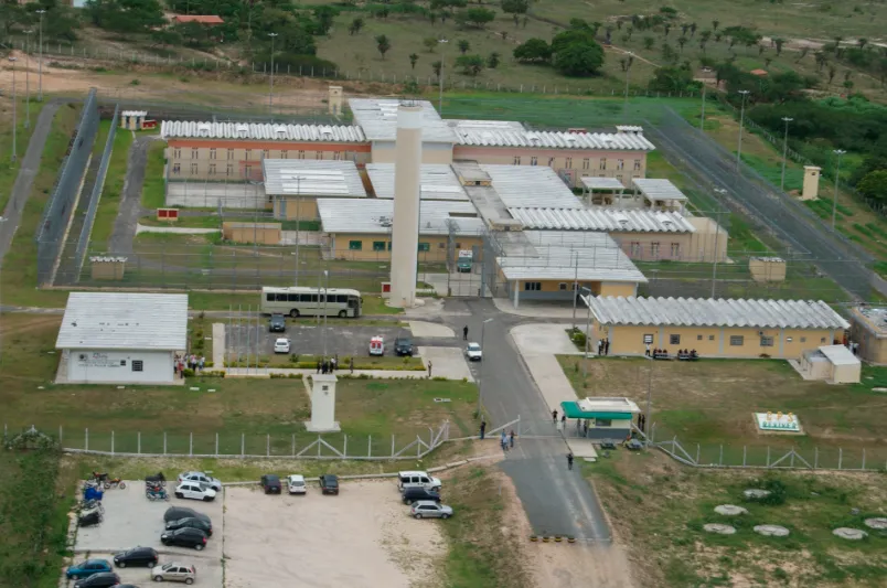 Advogado é preso por facilitar comunicação entre presos; detento planejava atuação criminosa em Brumado