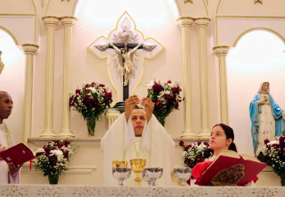Festa do Bom Jesus celebra segunda noite da novena com momento de fé e comunhão em Brumado