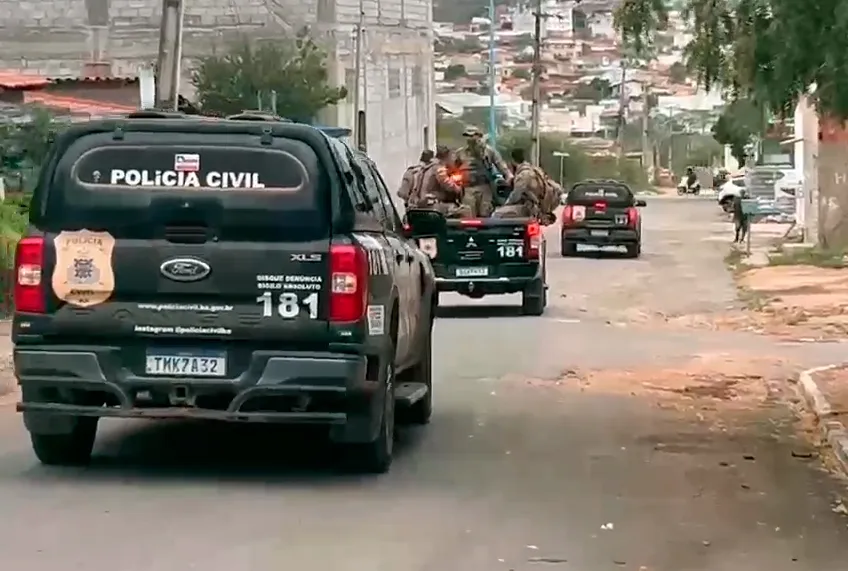 Quatro homens são presos e adolescente é apreendido durante Operação Dominus em Jequié