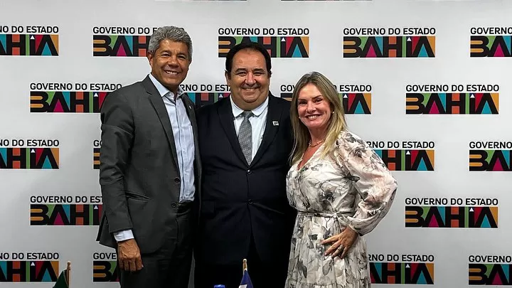 Deputada Ivana Bastos e prefeito de Botuporã garantem o asfalto do distrito de Boa Vista