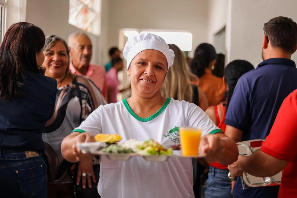 Restaurante Popular de Brumado oferece refeições de R$ 3 para a população
