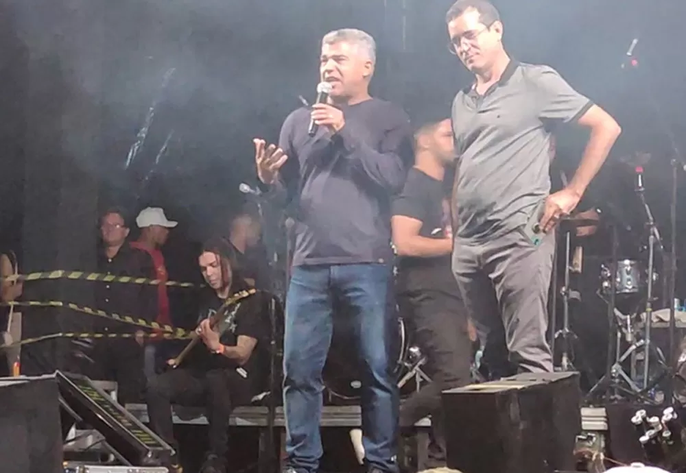 Prefeito de Érico Cardoso é vaiado durante festa de aniversário