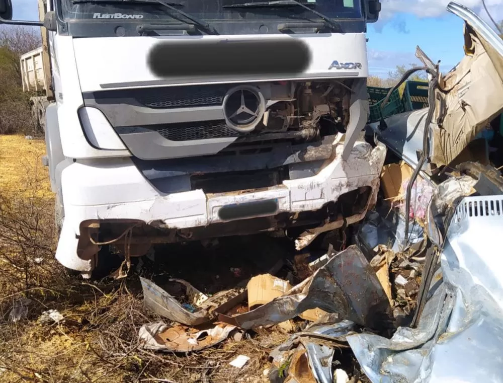 Casal morre em grave acidente na BA-026, em Contendas do Sincorá