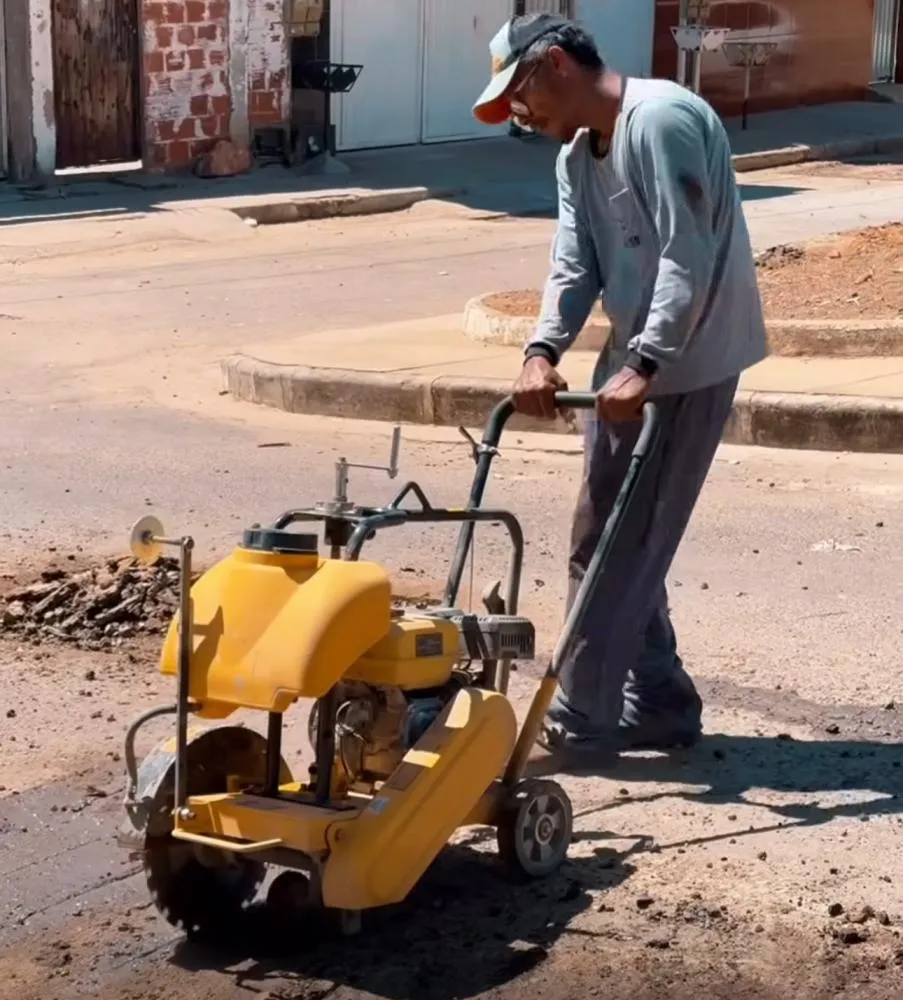 Prefeitura de Brumado realiza operação tapa-buracos no Bairro Bom Jesus