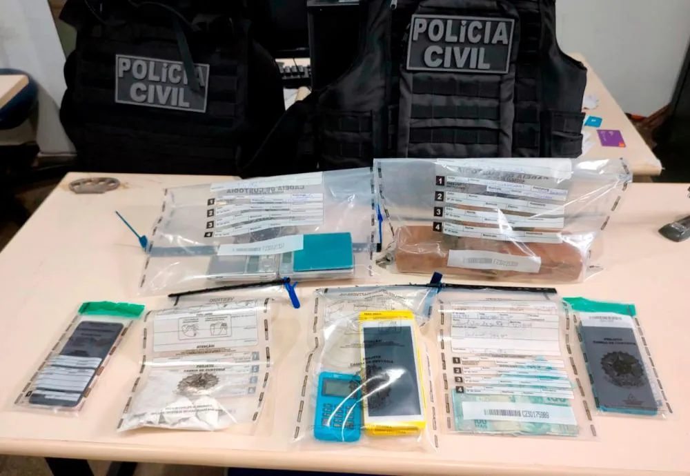 Polícia Civil apreende mais de 1 kg de drogas e prende suspeito por tráfico durante operação em Brumado