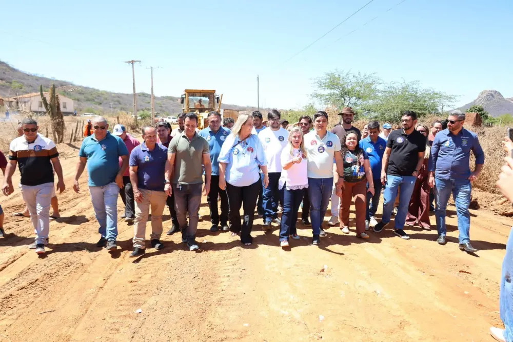Joanina Sampaio visita obra que levará 30,77 km de asfalto entre Tabuleiro e Iguatemi