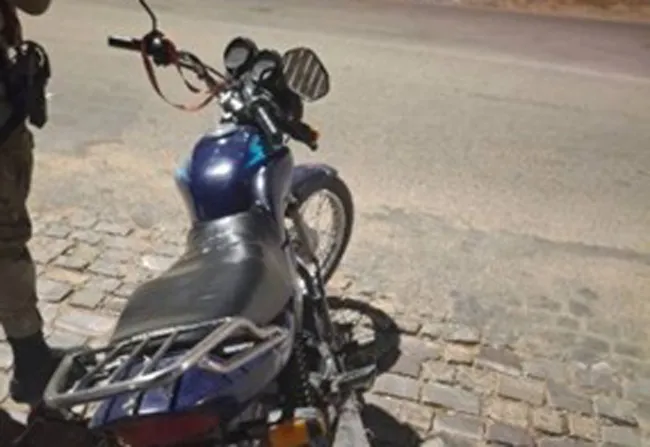 Motocicleta é apreendida em Guanambi por condutor sem CNH e irregularidades na documentação