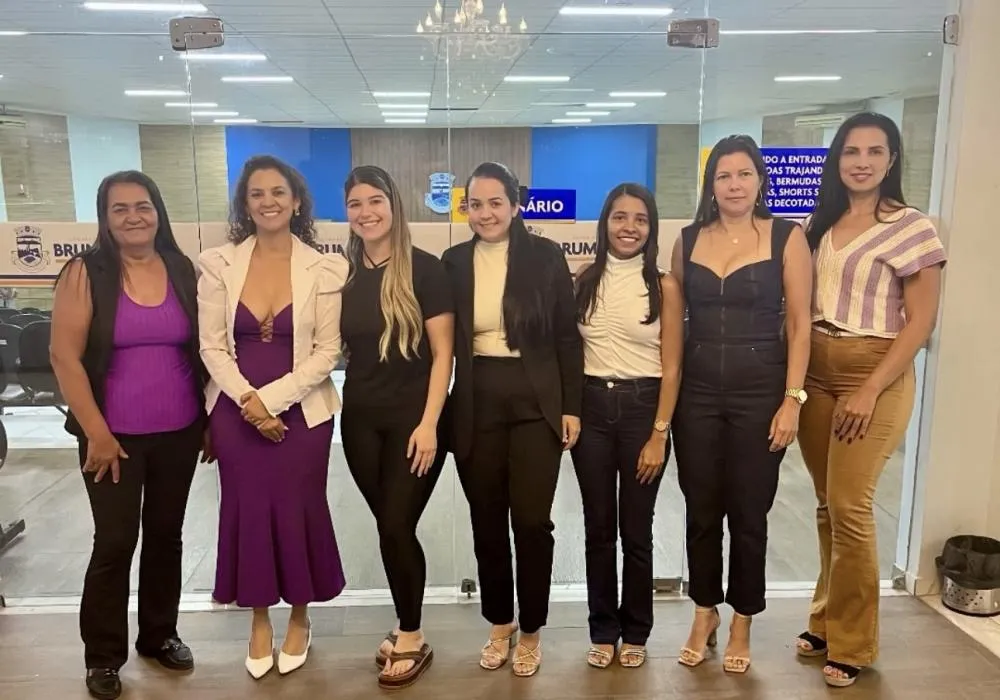 Psicóloga do Creas utiliza tribuna da Câmara de Brumado para destacar combate à violência contra a mulher