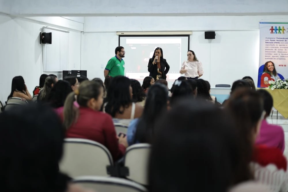 Brumado realiza 1º encontro presencial do curso de PDDE com a presença de 80 cursistas