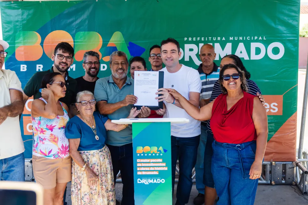 Prefeito Fabrício Abrantes assina ordem de serviço para construção da Praça da Vila Presidente Vargas, em Brumado