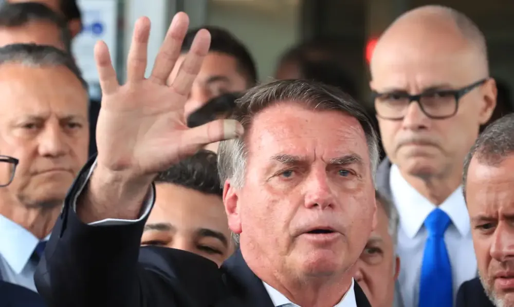 PGR defende que Bolsonaro seja mantido em prisão domiciliar