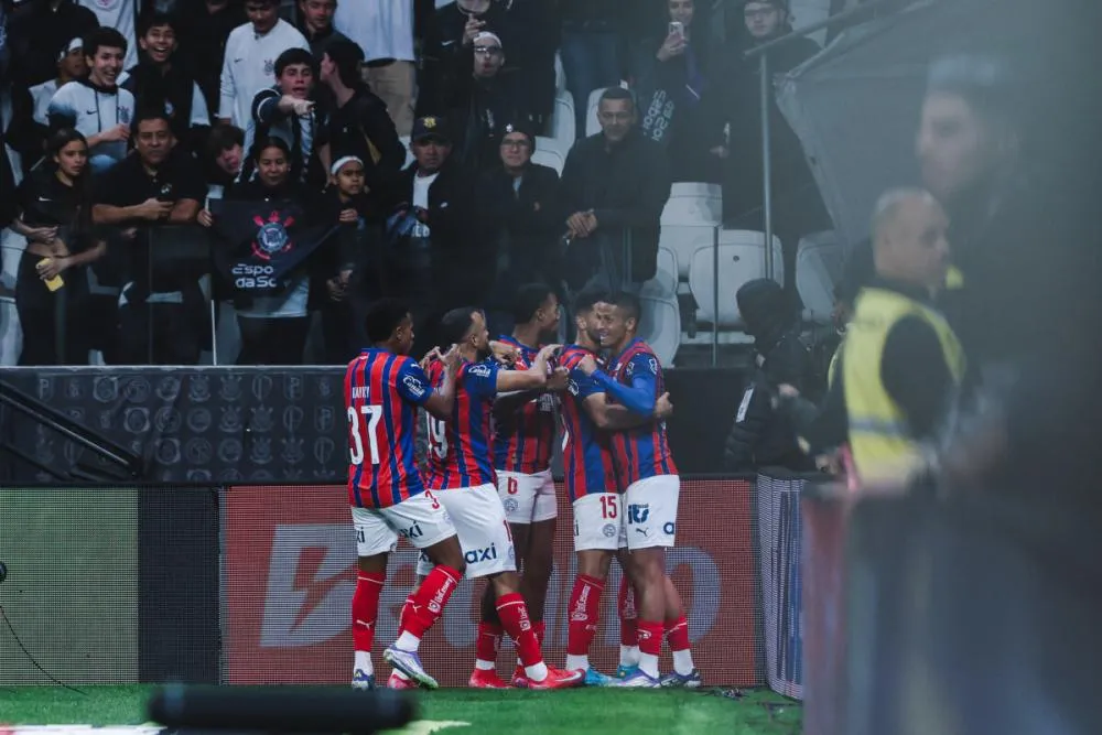 Bahia vence Corinthians e segue firme no G-4