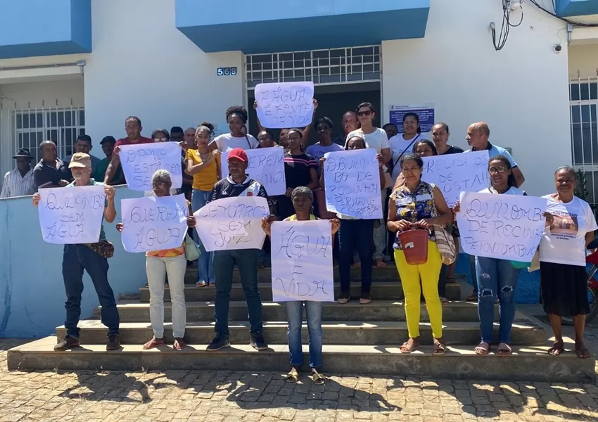 M Moradores de Comunidades Quilombolas protestam por acesso à Água em Livramento de Nossa Senhora
