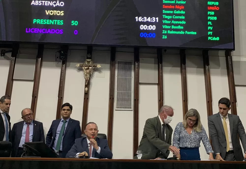 Aprovado projeto de lei que denomina de Doutor Dorivaldo Dantas trecho que liga Urandi a Licínio de Almeida