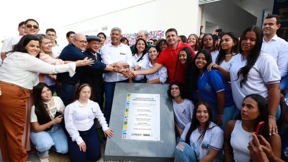 Governo do Estado entrega obras e fortalece educação, segurança e infraestrutura hídrica, urbana e rural de Anagé