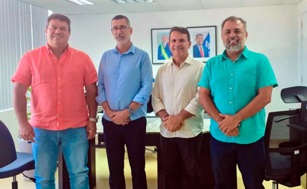 Marquinho Viana participa de reunião na Embasa e avança projeto de abastecimento para Iramaia