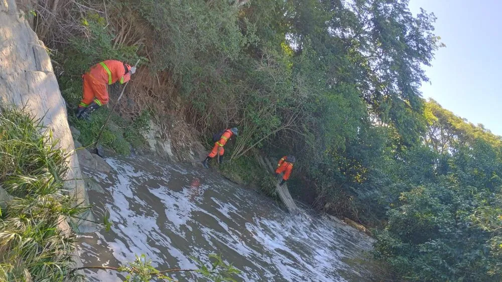 Corpo é encontrado no Rio Verruga após chuvas em Vitória da Conquista; vítima pode ser mulher levada por enxurrada
