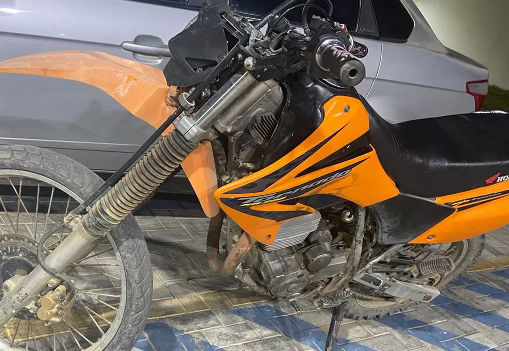 Polícia Militar apreende motocicleta com sinais de adulteração em Oliveira dos Brejinhos