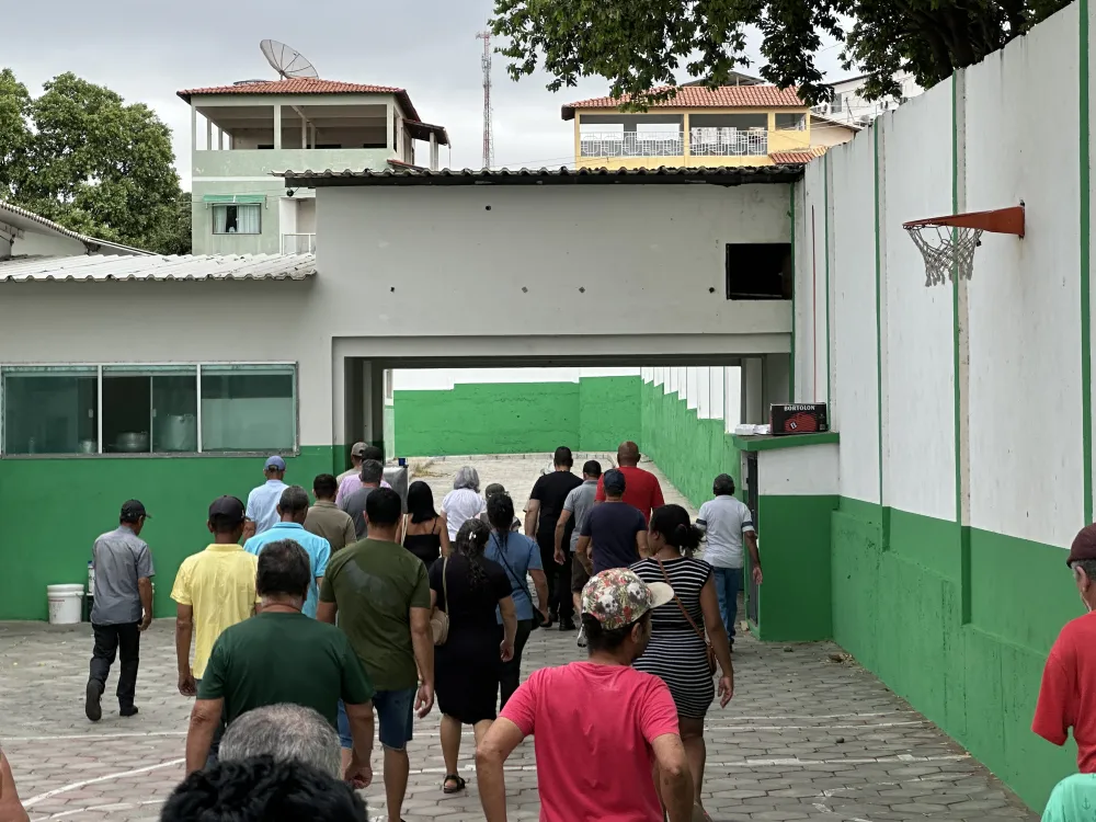 Eleitores vão às urnas hoje para escolher o presidente do país