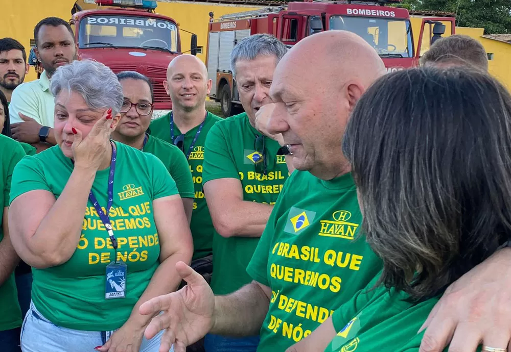 Luciano Hang viaja até Vitória da Conquista para prestar solidariedade aos colaboradores após incêndio na megaloja Havan