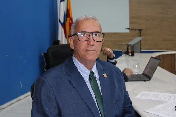 Rubens Araújo é reeleito presidente da Câmara de Brumado por unanimidade