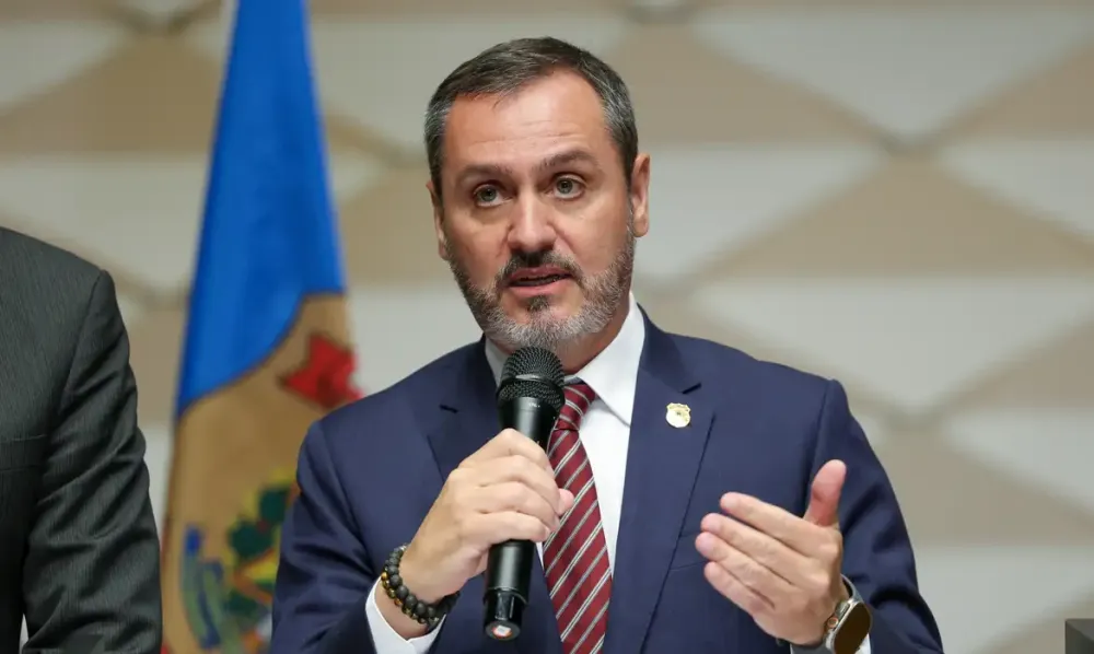 AGU pede ao presidente do STF suspensão de decisão que afastou dirigentes da Polícia Federal