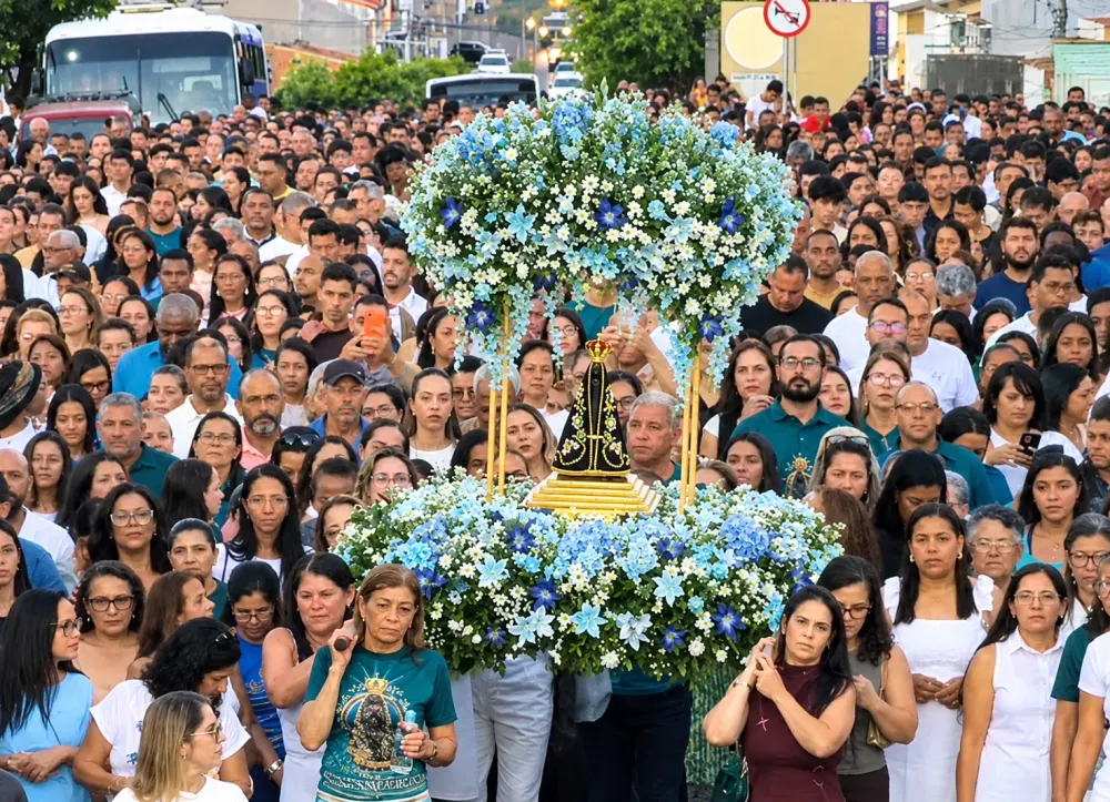 Brumado celebra Nossa Senhora Aparecida com procissão e missa no Ginásio de Esportes
