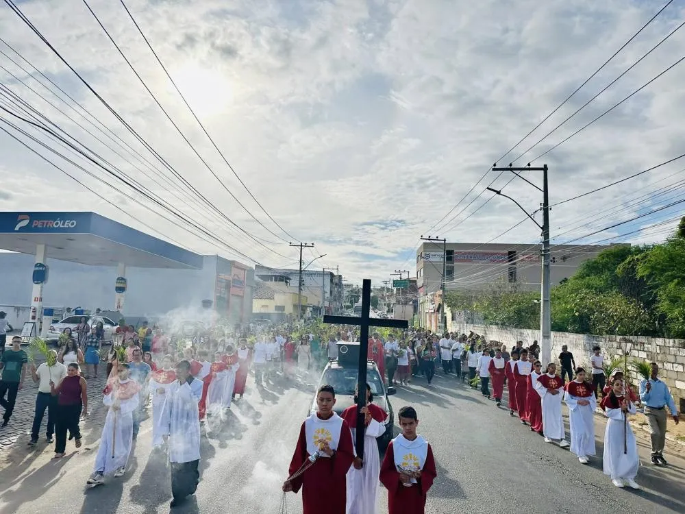 Domingo de Ramos reúne grande público e marca início da Semana Santa em Brumado