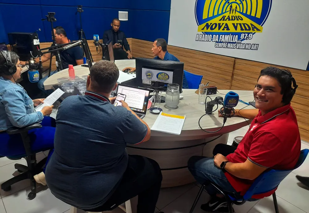 Eleições 2024: Guilherme Bonfim (PT) apresenta propostas em entrevista na Rádio Nova Vida FM