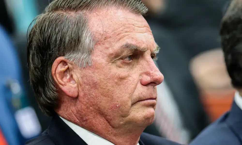 Bolsonaro entra com revisão criminal no STF para anular condenação