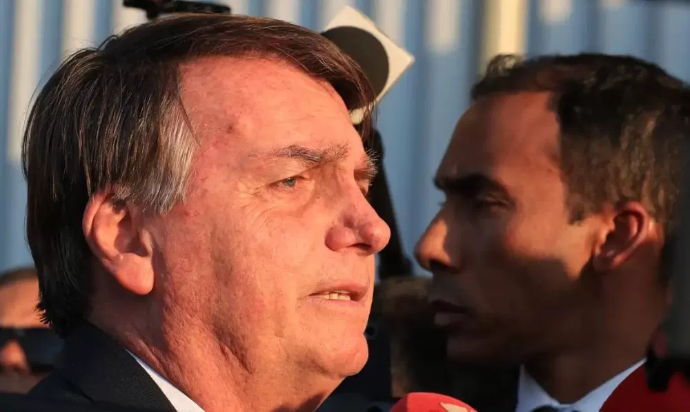Bolsonaro diz ao STF que seria ‘ilógico’ pedir asilo a embaixador