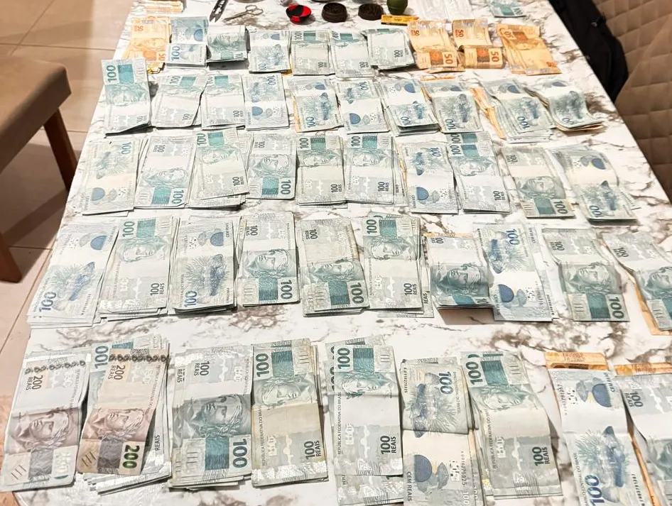 Operação Ice Blue prende cinco pessoas e apreende drogas, dinheiro e veículos no sudoeste baiano