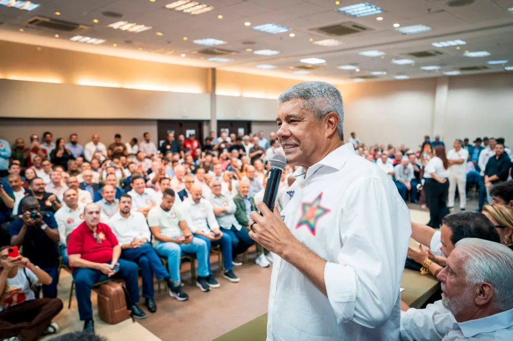 Jerônimo Rodrigues reúne mais de 330 prefeitos em Salvador 