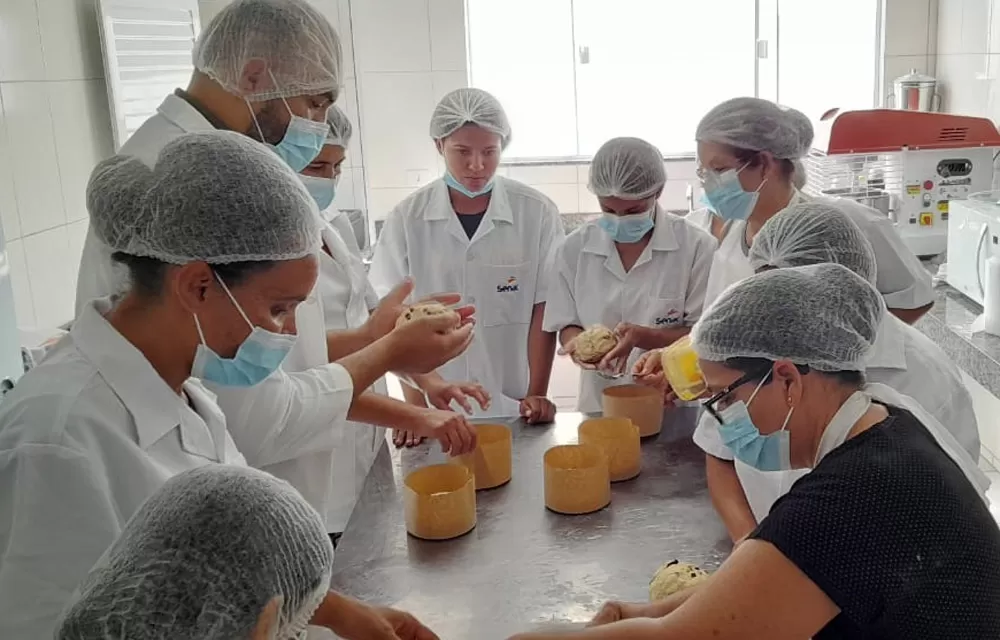 Cozinha Comunitária garante renda para agricultoras de Candiba