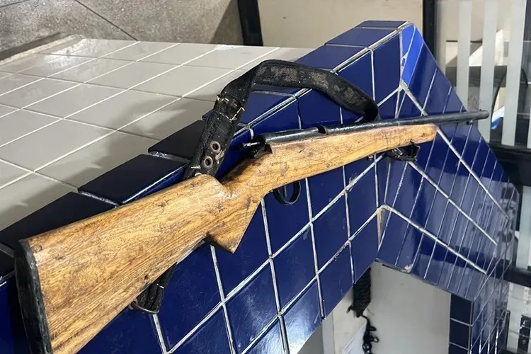 Homem morre em troca de tiros com a PM após denúncia de sequestro em Brumado