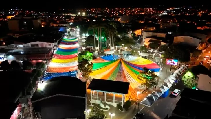 Hoje (1º) tem o Arraial da Alegria em Brumado com João Bosco e Vinícius, Durval Lelys, Gigantes do Brasil e Larissa Mello