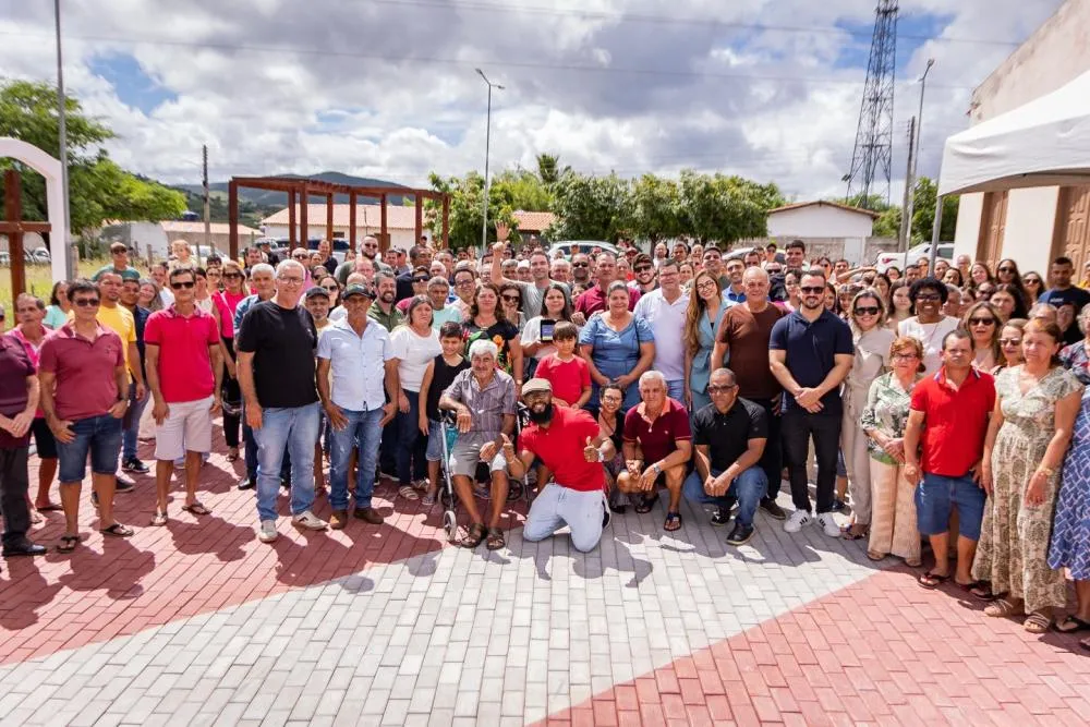 Prefeito Fabrício Abrantes inaugura Praça Regina Amorim e anuncia obras em Lagoa Funda