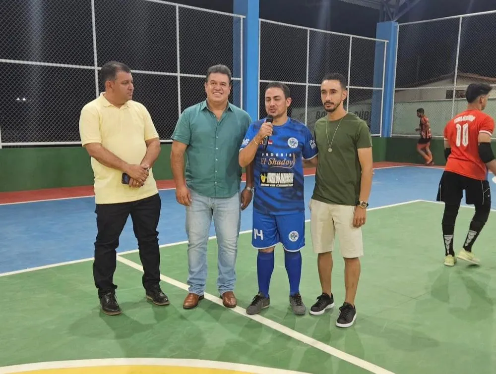 Deputado Marquinho Viana participa da inauguração de quadra poliesportiva em Ituaçu