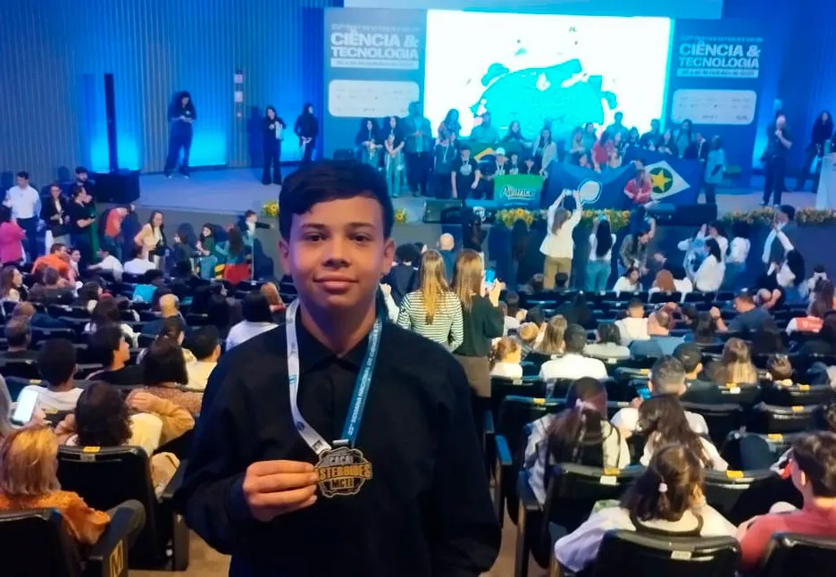 Estudante da rede estadual de Livramento de Nossa Senhora recebe medalha da NASA