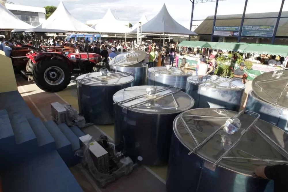 Durante 3ª Expo Belo Campo, Governo entrega equipamentos para produtores