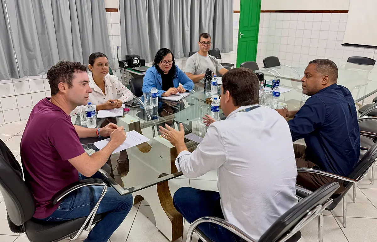 Prefeito Fabrício Abrantes recebe diretoria da Fieb/Senai para discutir novos projetos para Brumado